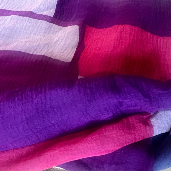 Wayne Cooper gorgeous 100% silk vintage top with bottom sleeves flared. - Picture 10 of 10